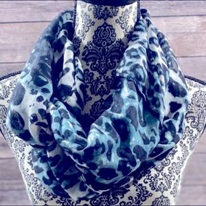 NWT/EUC Lot of scarfs (All different sizes/design)